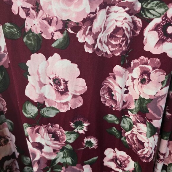 Stitch Fix Maroon Floral V-Neck Dress 2X NWT | Buttery Soft + Flowy Fit - Picture 2 of 15